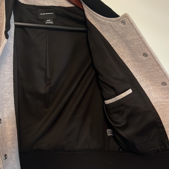 Club Monaco Women’s Baseball/Varsity Leather/Wool Jacket Bomber - Picture 4 of 6